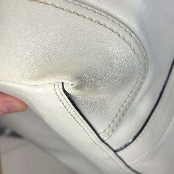 Coach White Smooth Leather Extra Large Tote Bag 2006 - Picture 7 of 13